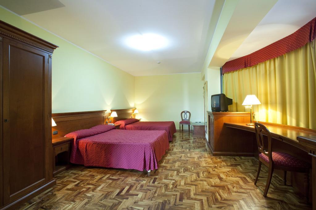 Albergo Ristorante Uliveto Veroli Rum bild