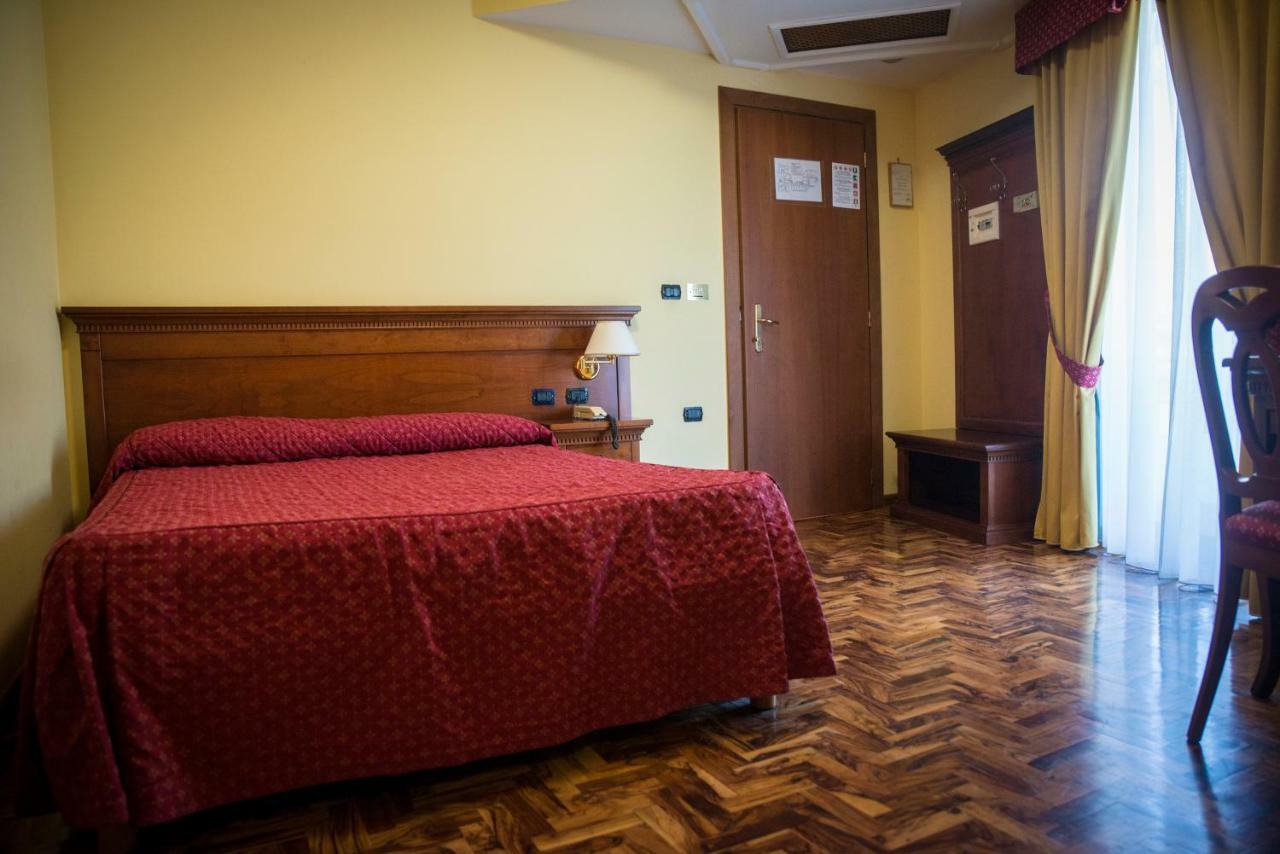 Albergo Ristorante Uliveto Veroli Exteriör bild